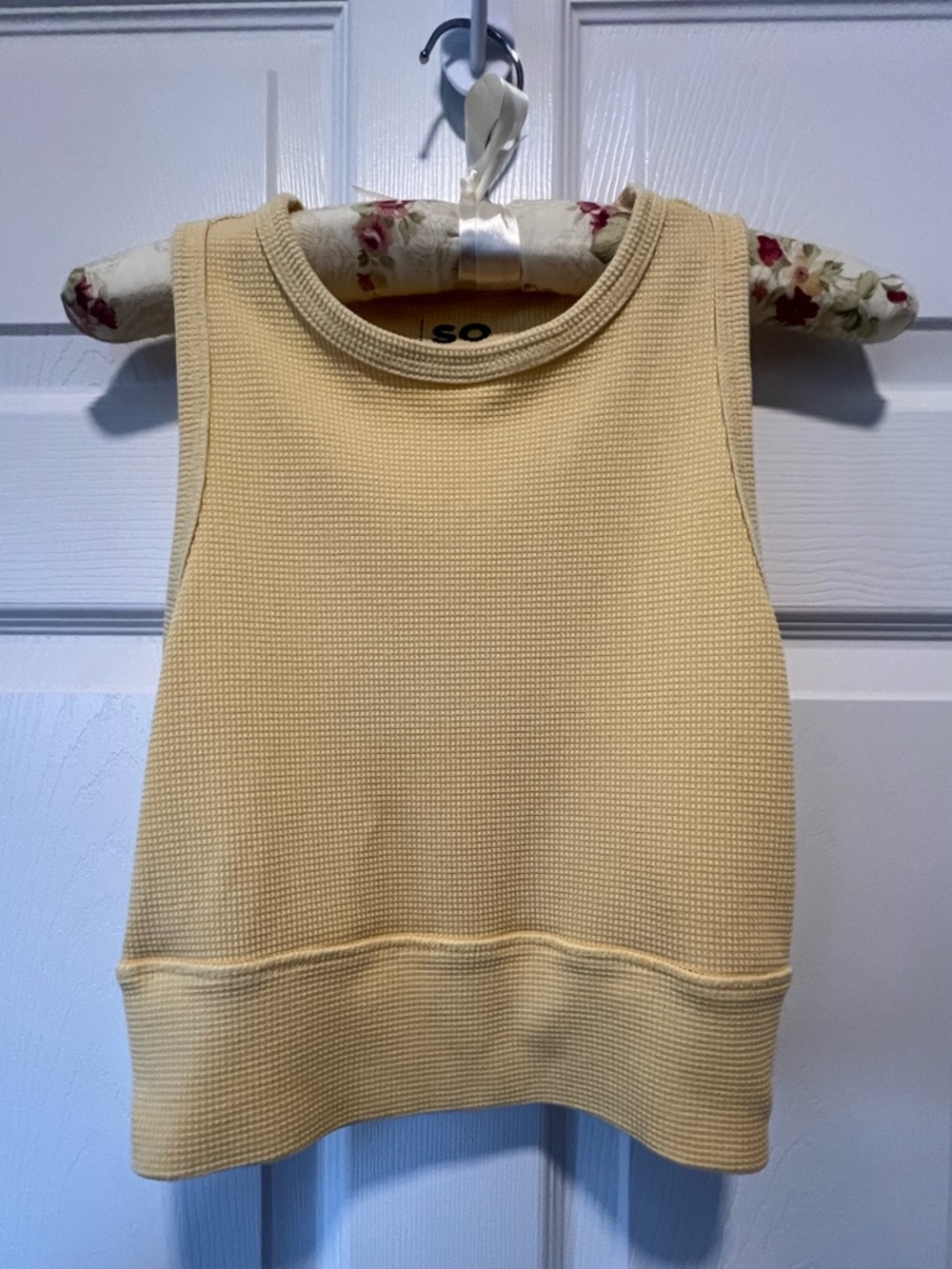 (Juniors) SO Cropped Tank Top
Size Small.